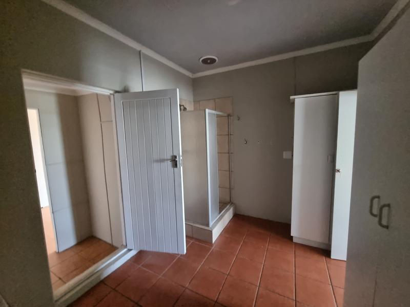 6 Bedroom Property for Sale in Reebok Western Cape